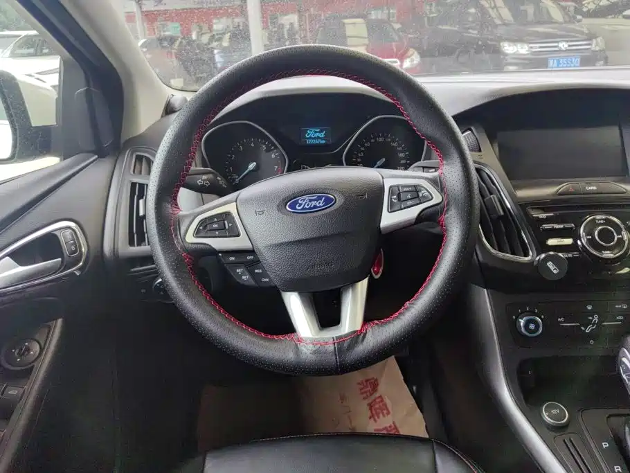 Ford Focus — миниатюра 15