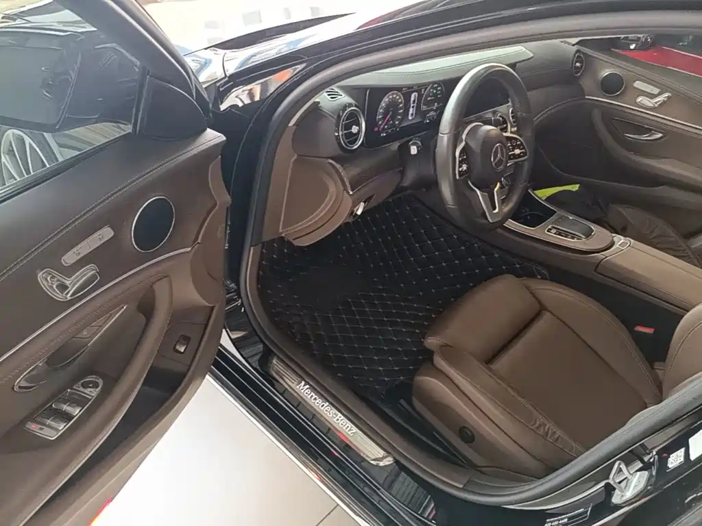 Mercedes-Benz E-Class — миниатюра 16