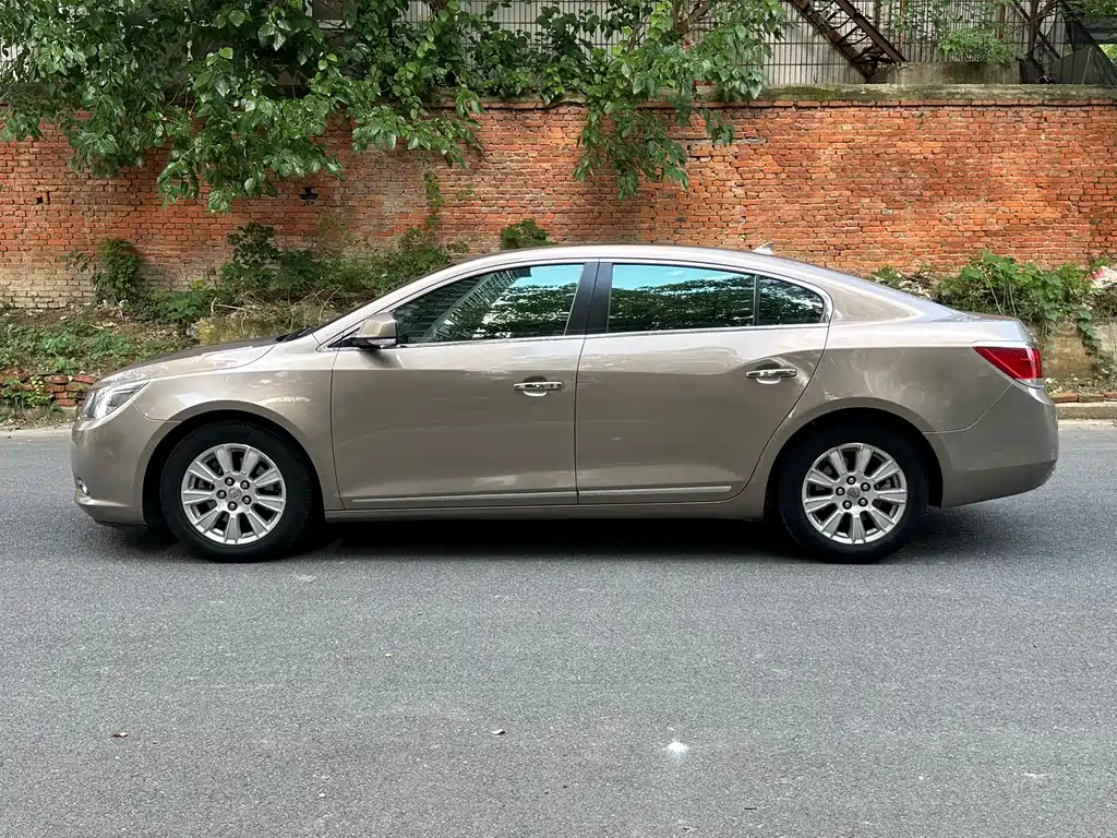 Buick LaCrosse 2011 2.4L SIDI