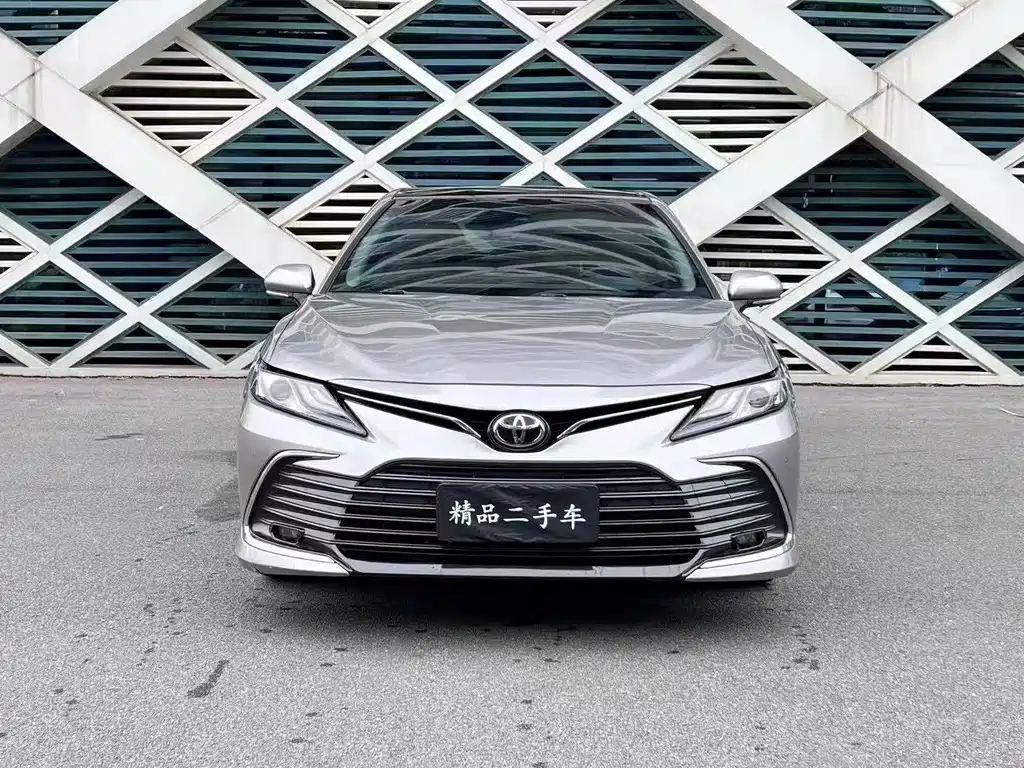 Toyota Camry — миниатюра 2