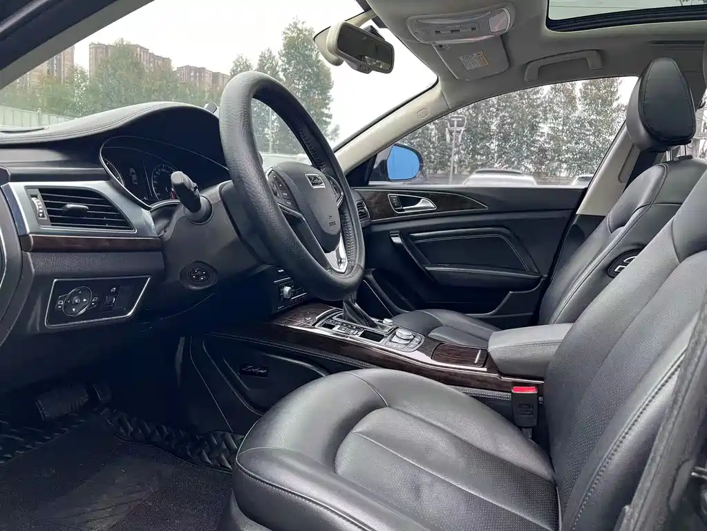 Zotye Z700 2016 1.8T DCT Luxury