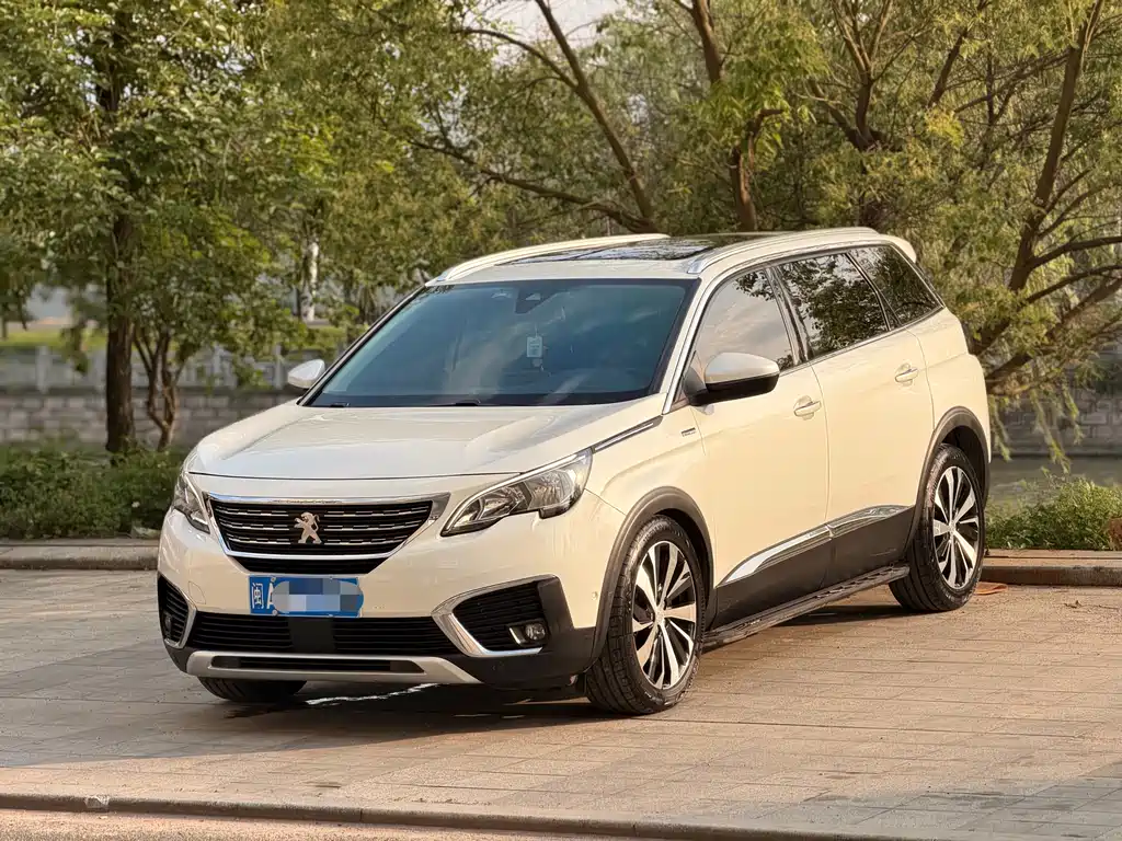 Купить Peugeot 5008