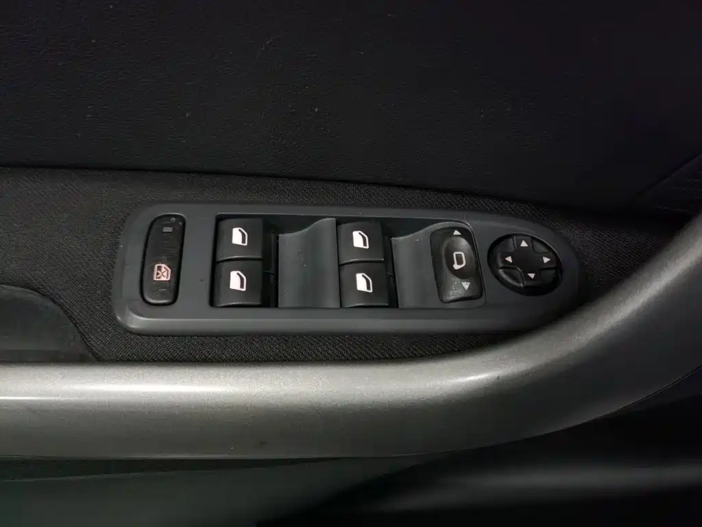 Peugeot 408 — миниатюра 9