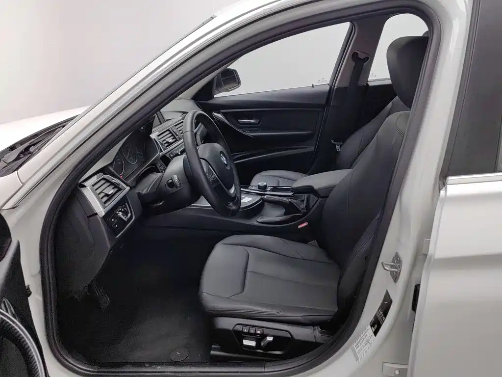 BMW 3 Series — миниатюра 10