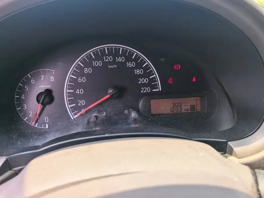 Nissan Sunny — миниатюра 14