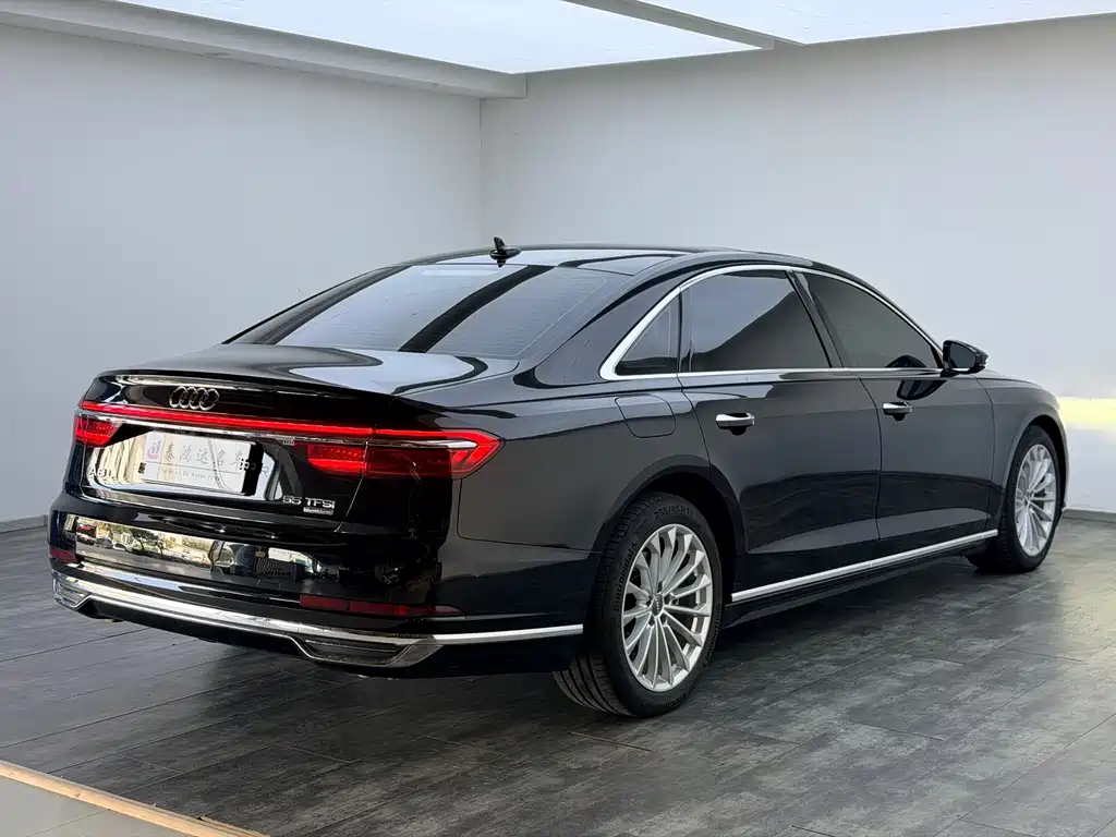 Audi A8 — миниатюра 5