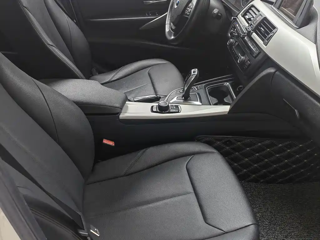 BMW 3 Series — миниатюра 8