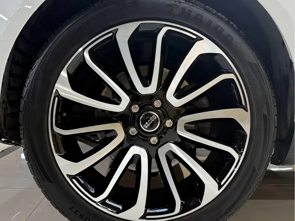 Land Rover Range Rover — миниатюра 5