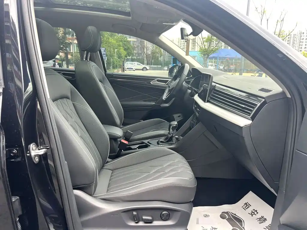 Volkswagen Tiguan L — миниатюра 7