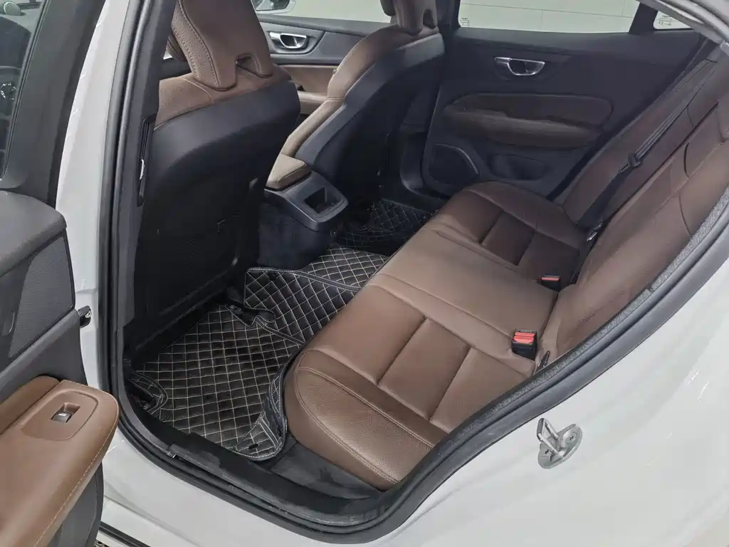 Volvo S60 — миниатюра 9