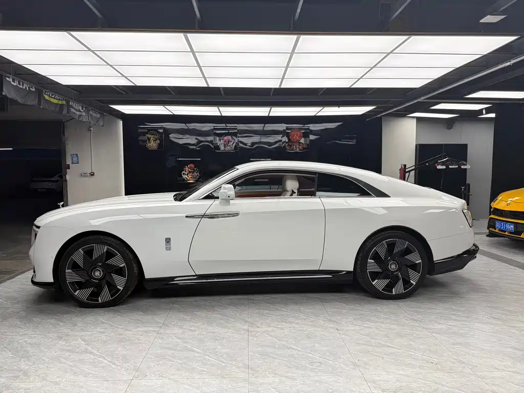 Rolls-Royce Phantom — миниатюра 7