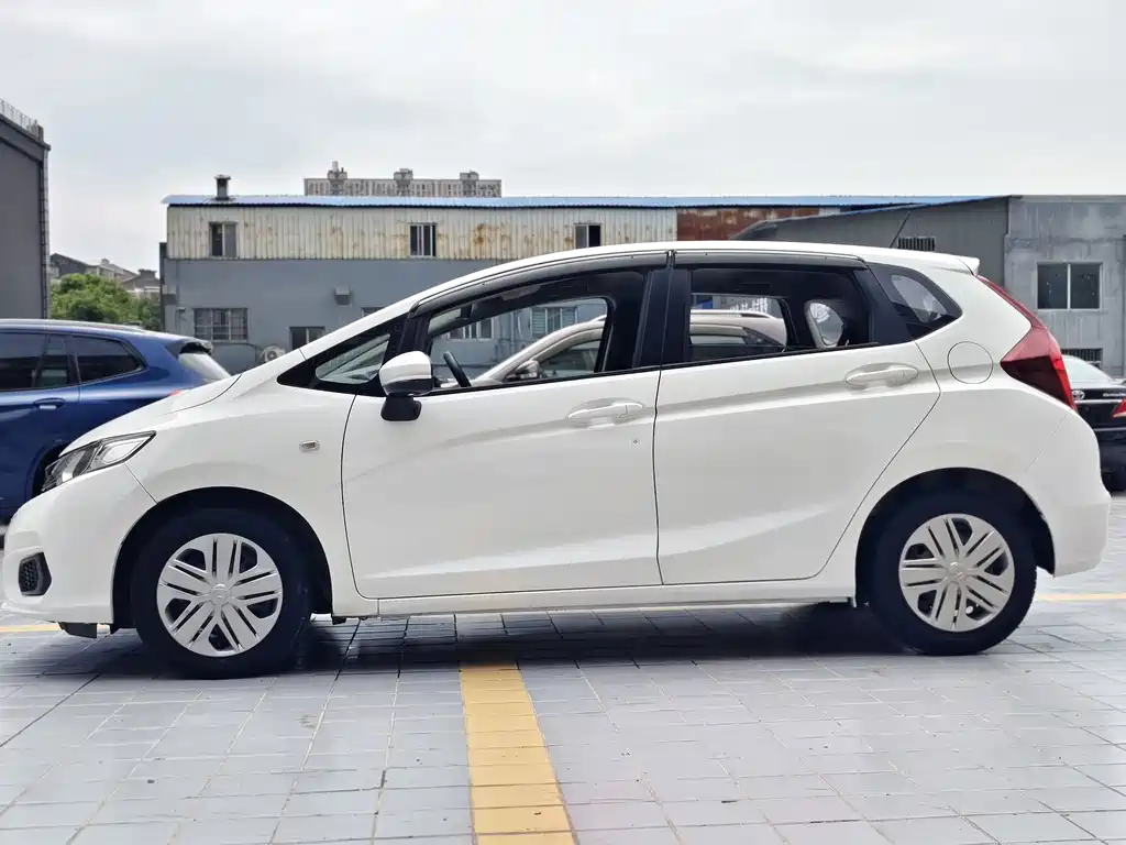 Honda Fit — миниатюра 5
