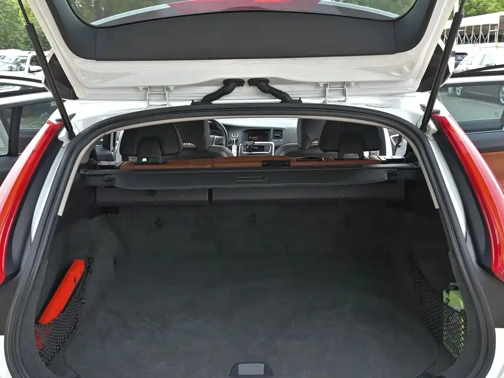 Volvo V60 — миниатюра 11