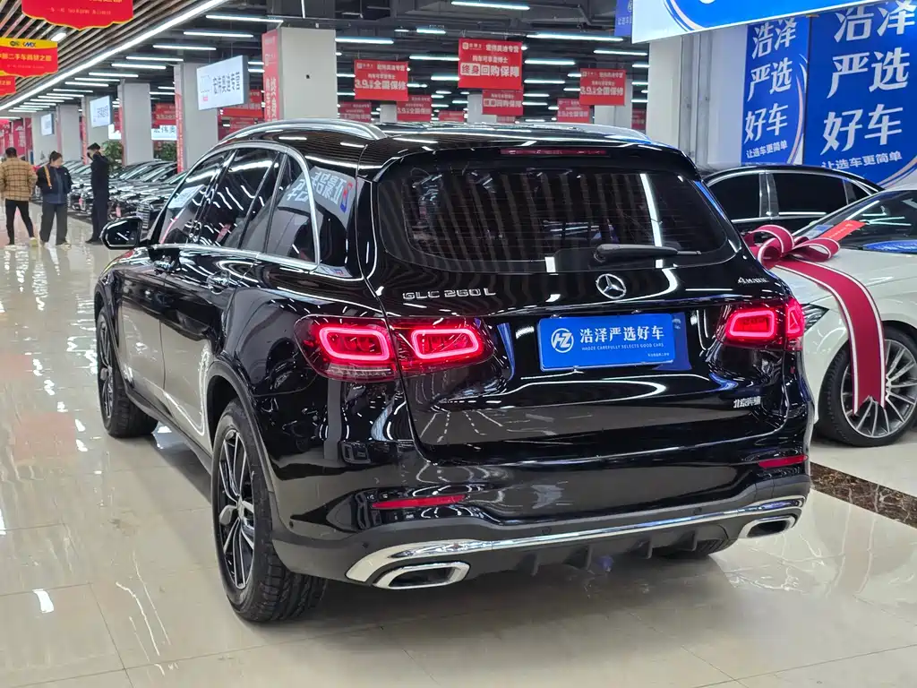 MERCEDES-BENZ GLC