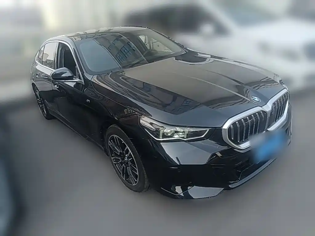 BMW 5 Series — миниатюра 6