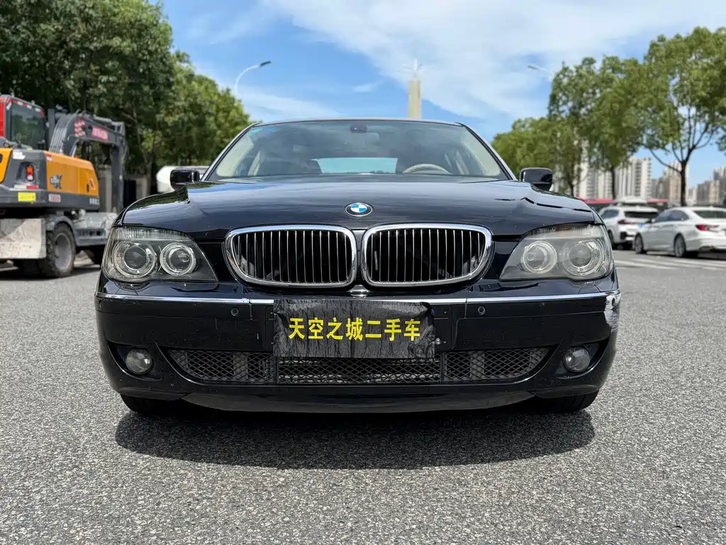 BMW 7 Series — миниатюра 5