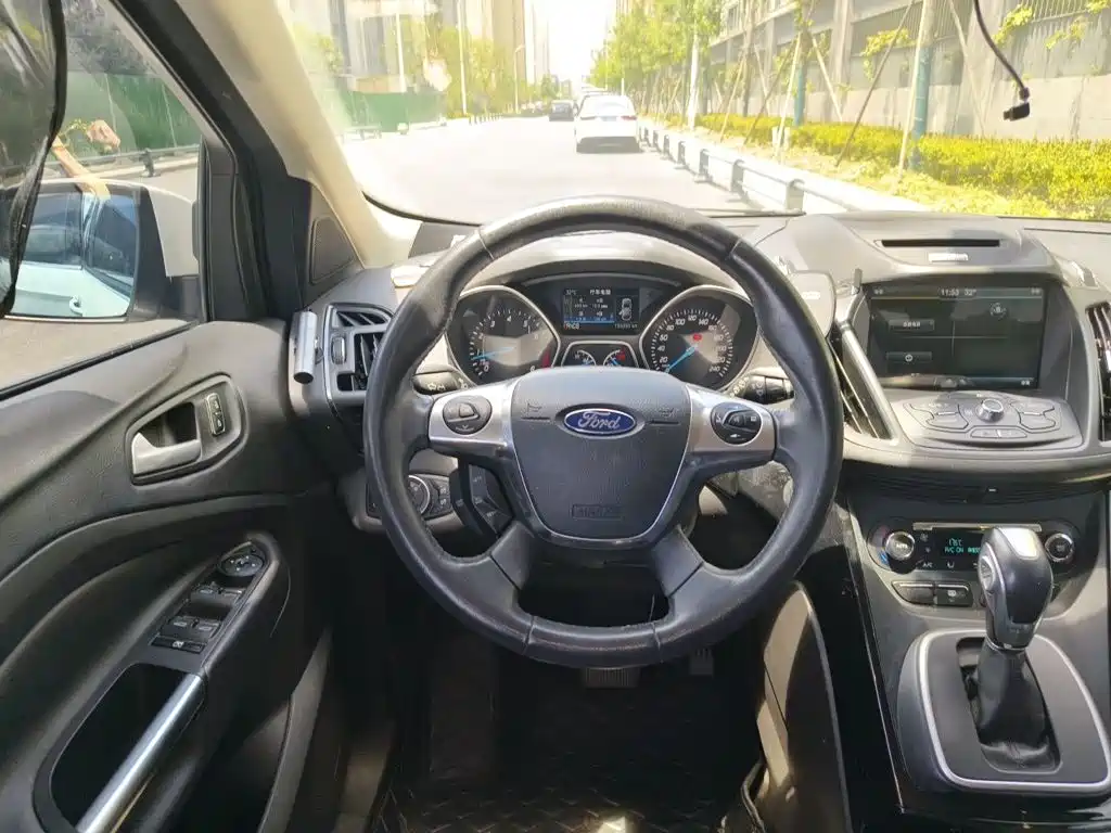 Ford Kuga — миниатюра 6