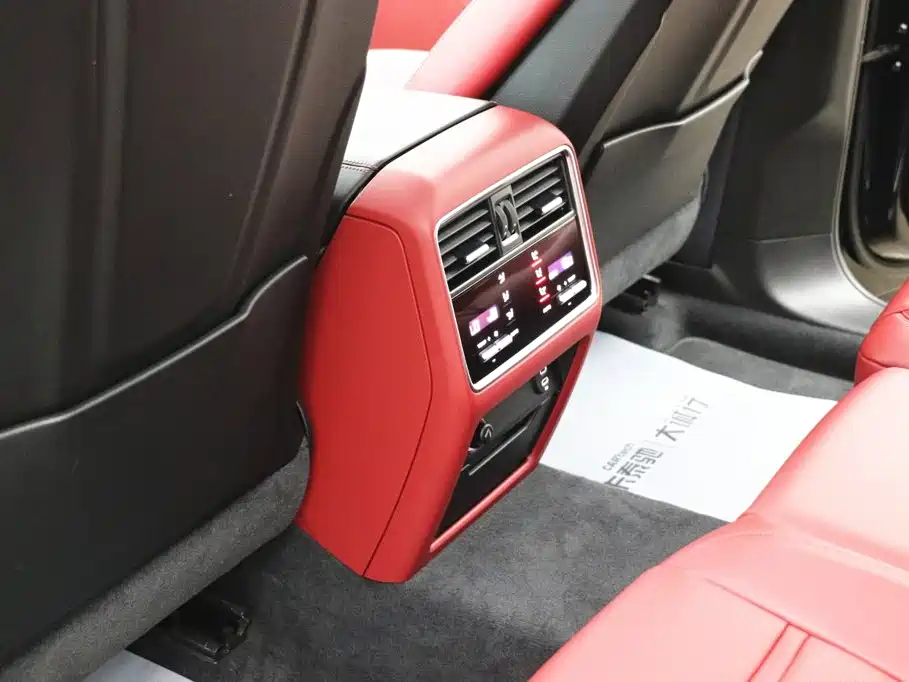 Porsche Cayenne — миниатюра 21