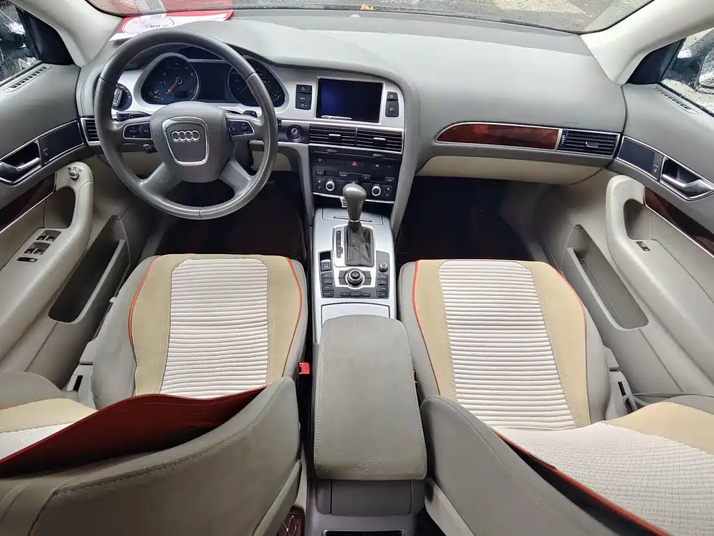 Audi A6L 2010 2.0 TFSI AT