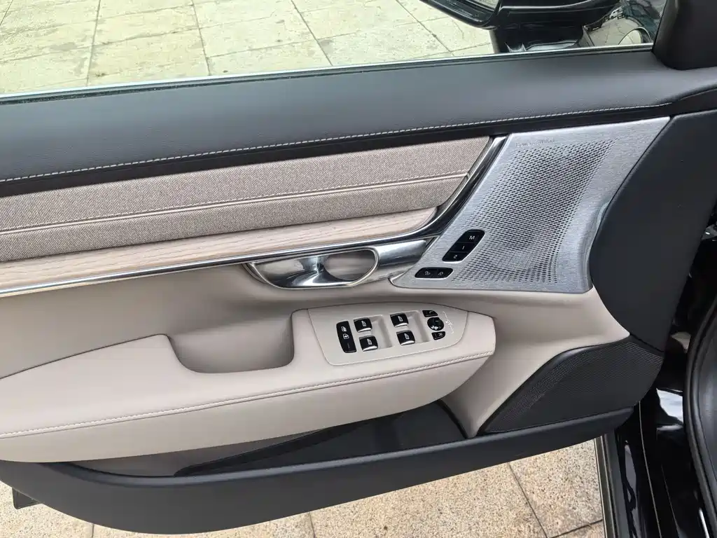 Volvo S90 2026 Luxury