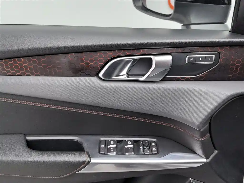 Lynk & Co 01 2017 2.0T Pro