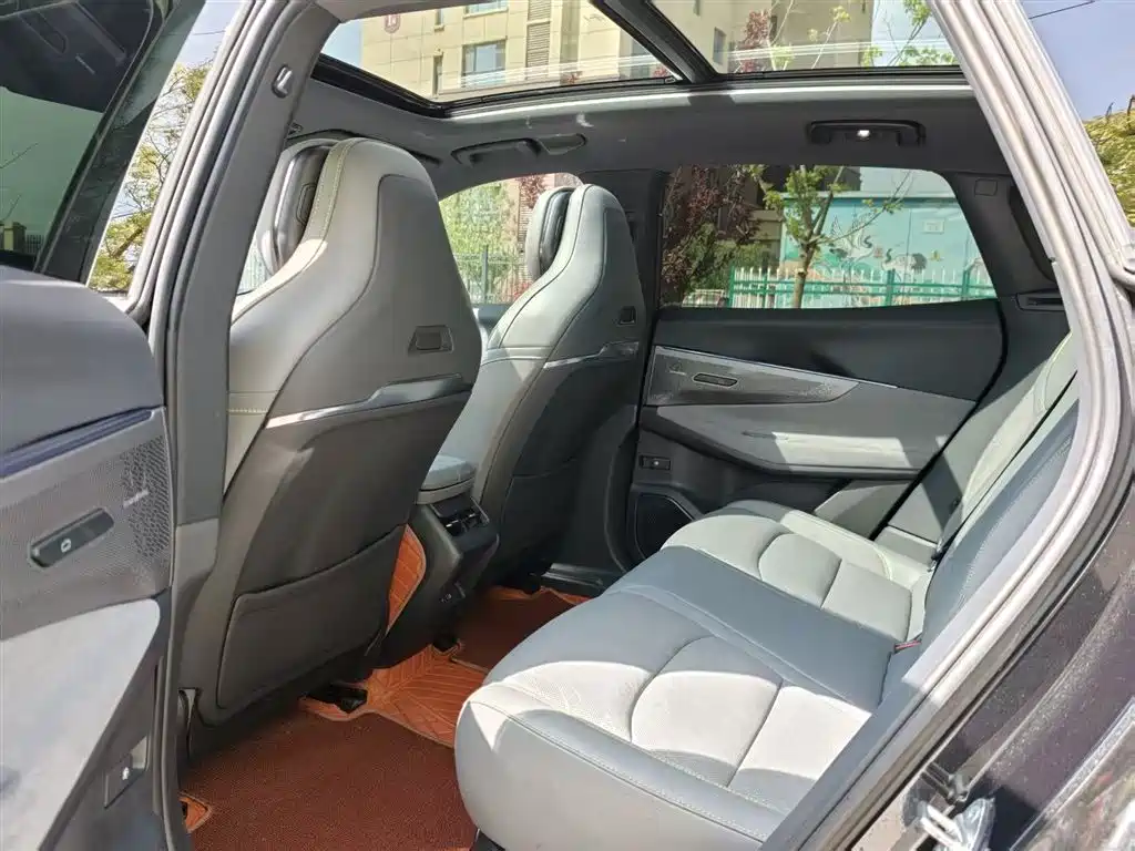 Lynk & Co 08 EM-P 2025 120km Pro