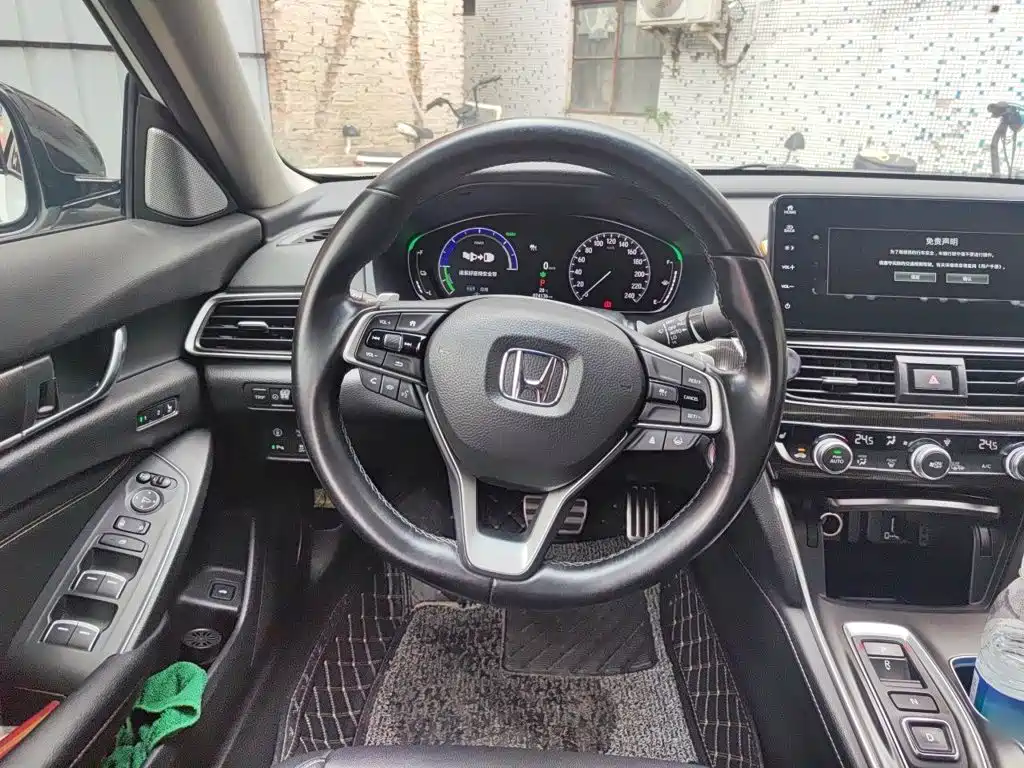 Honda Accord — миниатюра 12