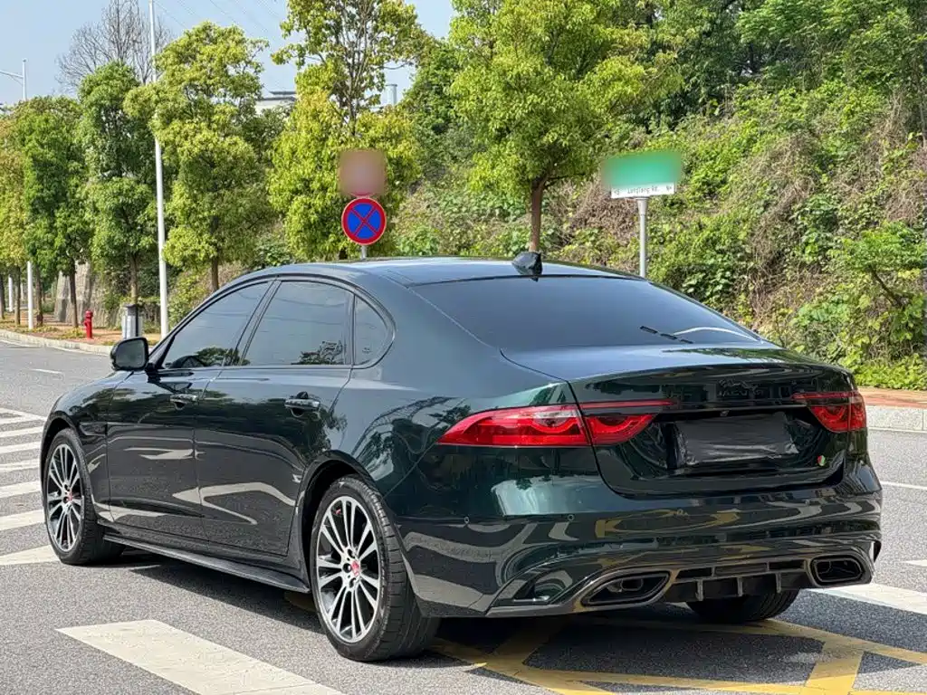 Jaguar XFL 2024 2.0T P250 Premium Luxury