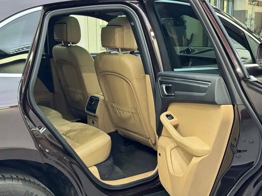 Porsche Macan — миниатюра 7