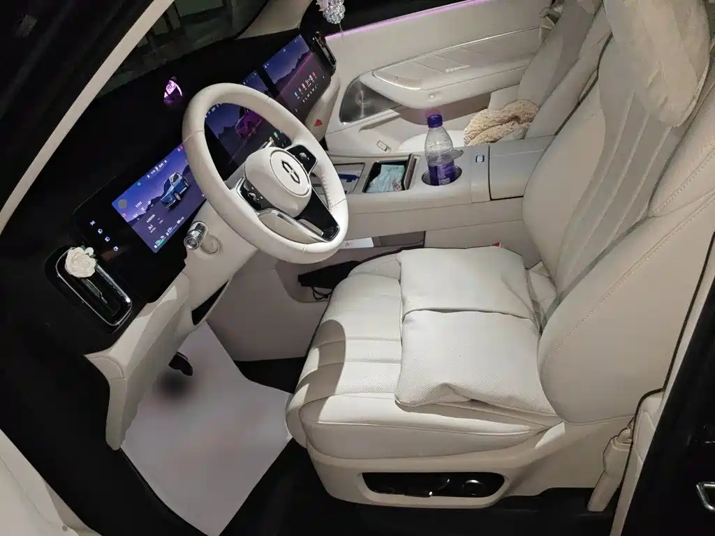 AITO AITO M8 — миниатюра 16