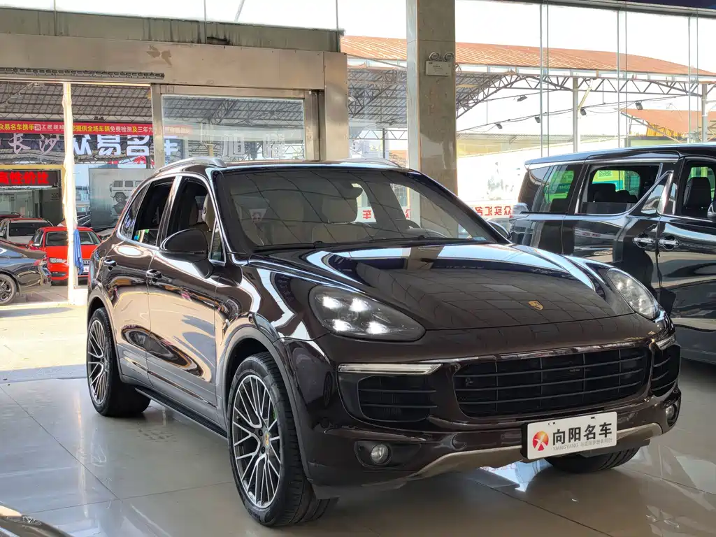 Porsche Cayenne — миниатюра 3