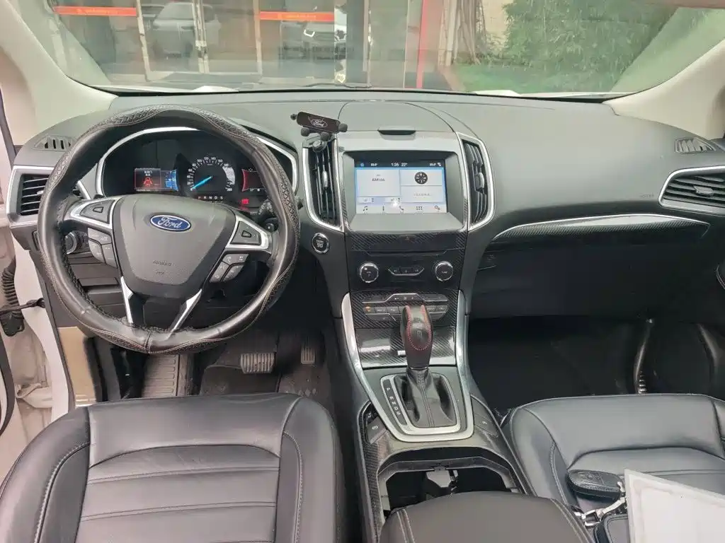 Ford Edge — миниатюра 10