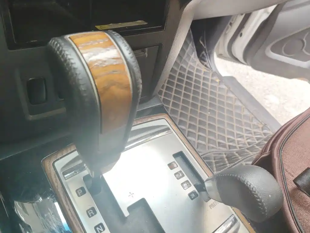 Mitsubishi Pajero (Import) — миниатюра 10