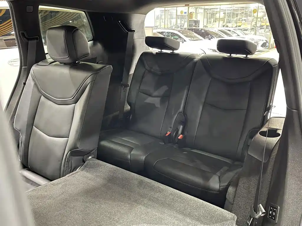 Cadillac XT6 — миниатюра 11