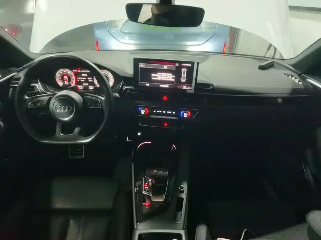 Audi A4L 2023 40 TFSI Luxury