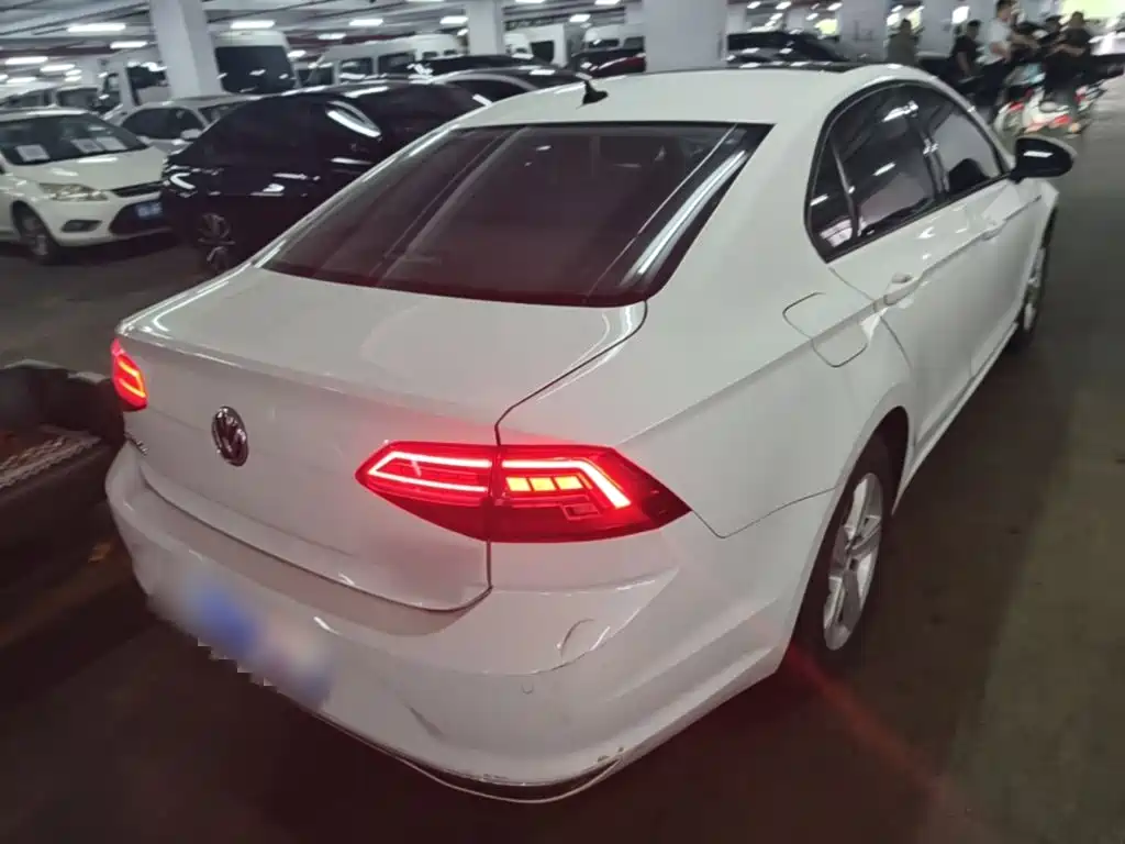 Volkswagen Lamando 2019 230TSI DSG VI