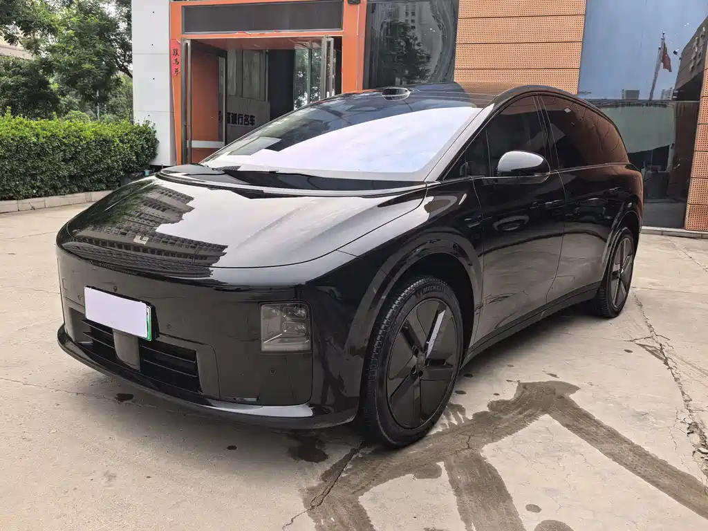 Li Auto 理想i8 2025