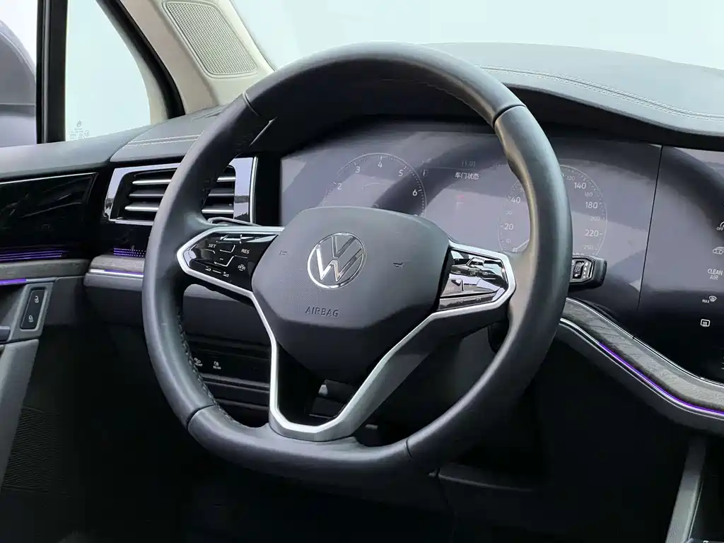 Volkswagen Touareg — миниатюра 13