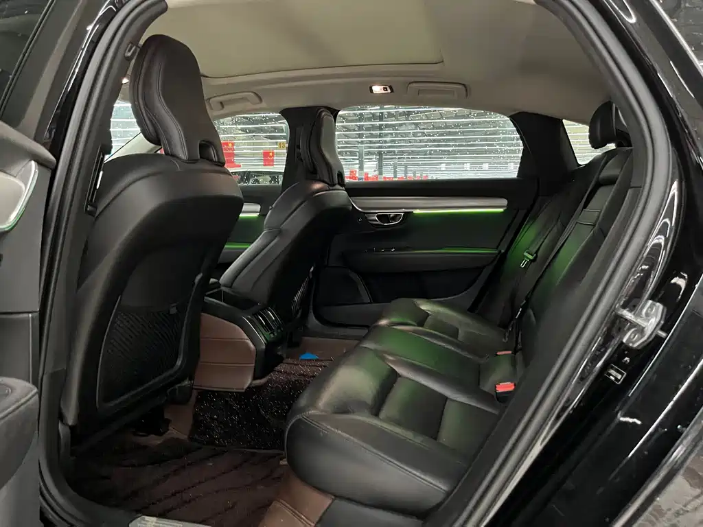 Volvo S90 — миниатюра 12