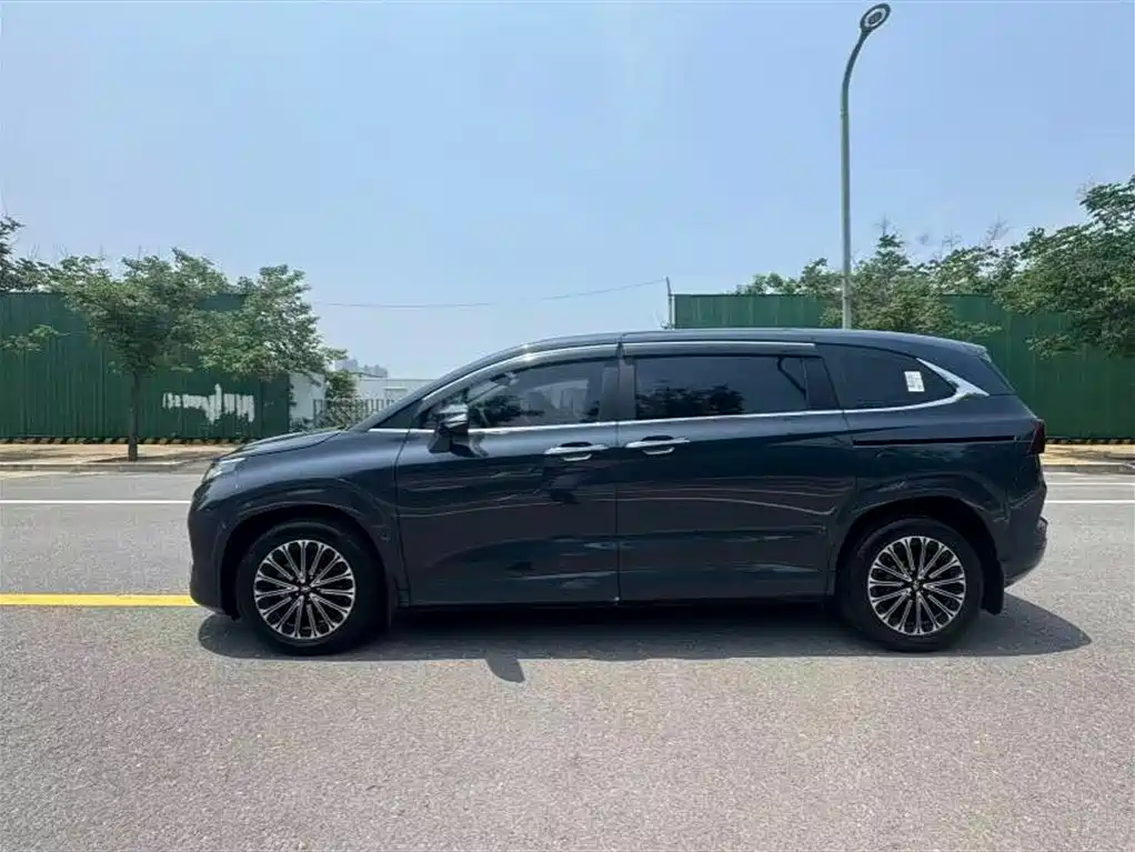 Hyundai Custo 2024 270TGDi LUX Luxury