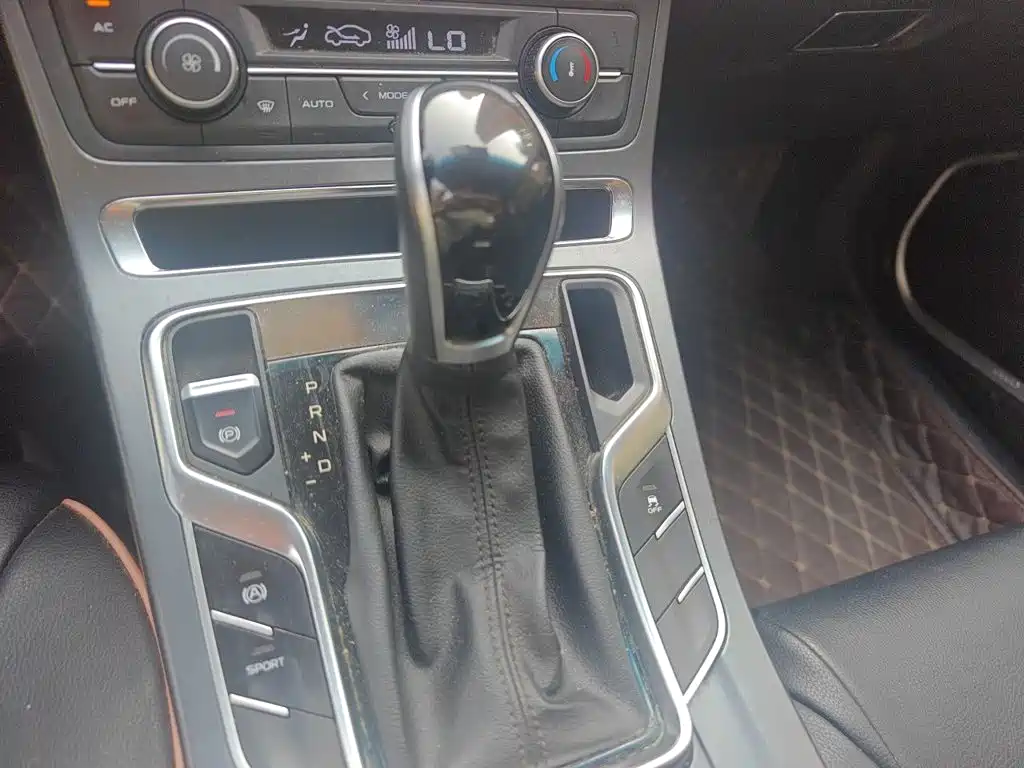 Geely Emgrand — миниатюра 10