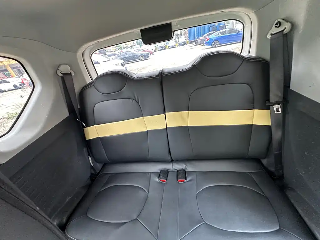 Wuling MINIEV — миниатюра 7