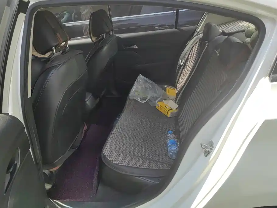 Chevrolet Cavalier — миниатюра 11