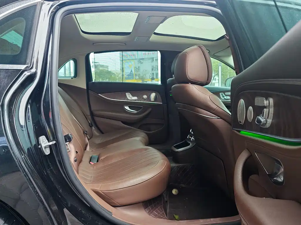 MERCEDES-BENZ E CLASS