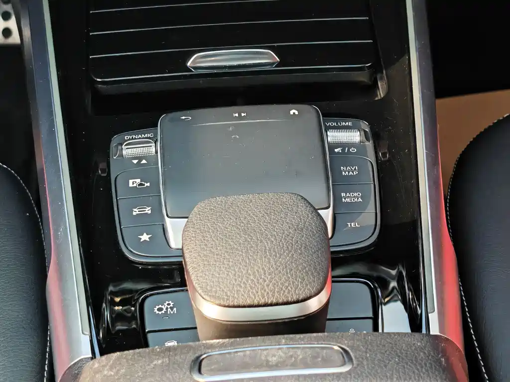 MERCEDES-BENZ GLB AMG