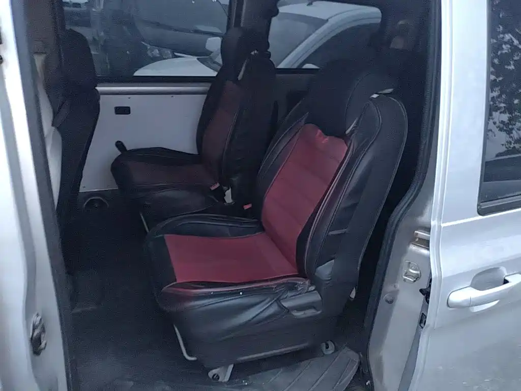 Wuling Hongguang V — миниатюра 17