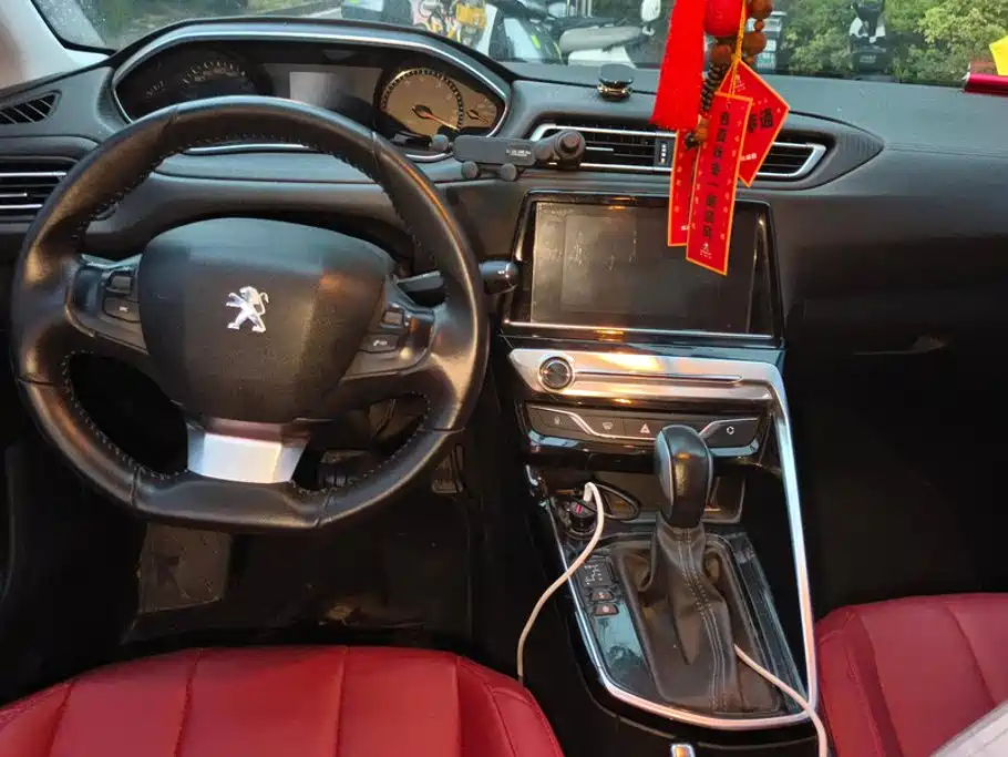 Peugeot 308 — миниатюра 12