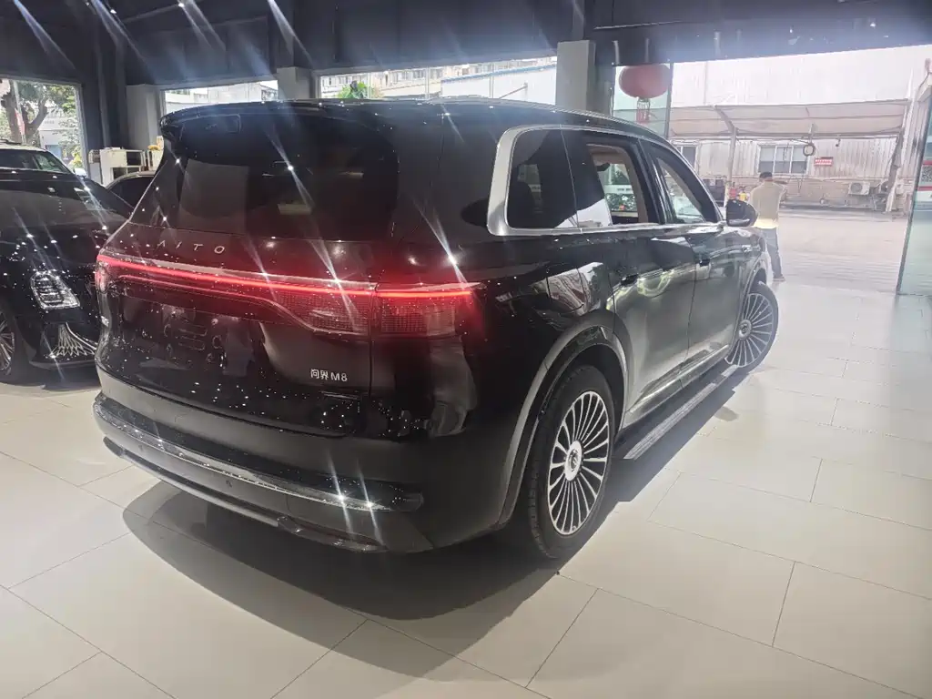 Aito M8 2025 Ultra 53.4kWh 6 мест (192 ）