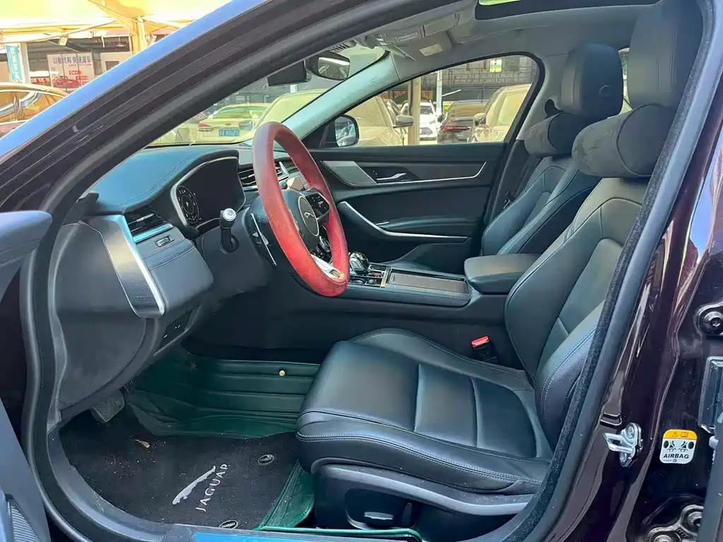 Jaguar XFL — миниатюра 4