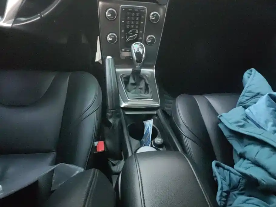 Volvo V40 — миниатюра 16